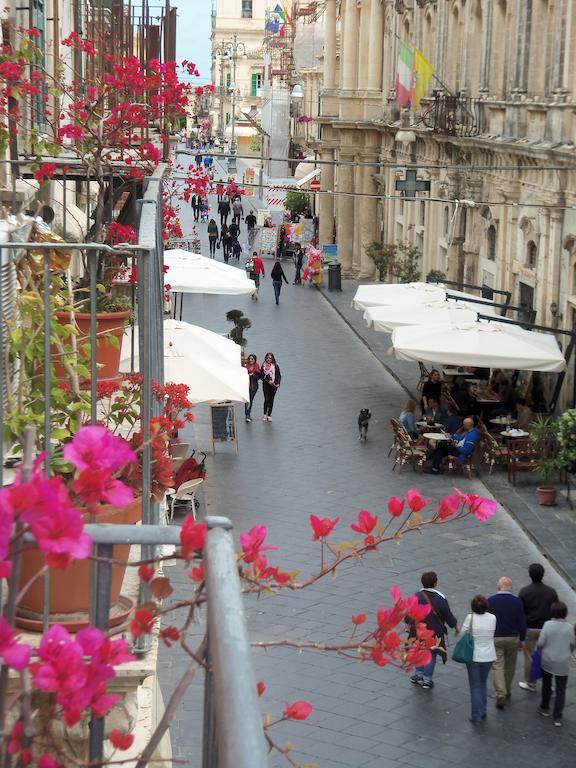 Centro Storico B&B Noto Esterno foto