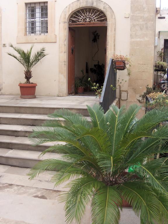 Centro Storico B&B Noto Esterno foto